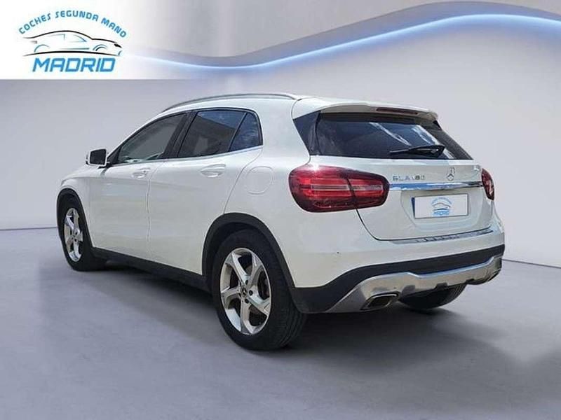 Usado Mercedes GLA180 122 CV (89 kW) 2018 Blanco SUV