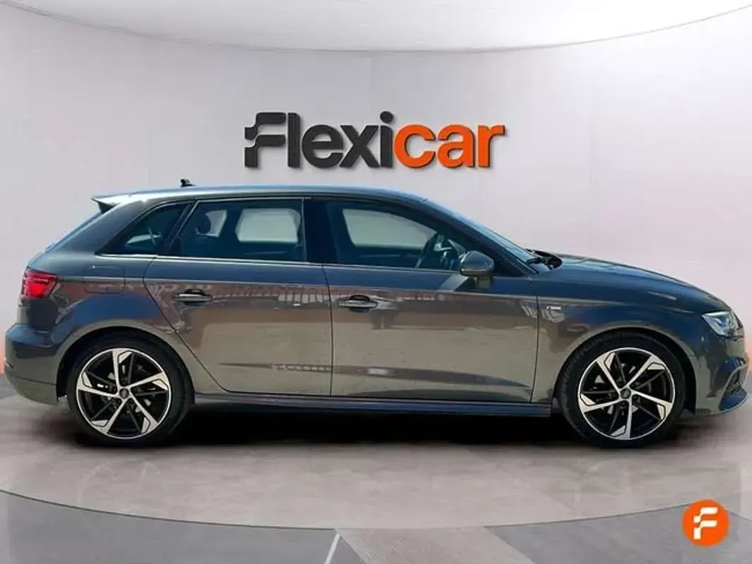 Usado Audi A3 Sportback 116 CV (85 kW) 2020 Gris Utilitario