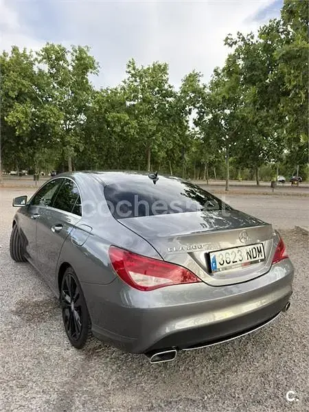 Usado Mercedes CLA200 Urban 136 CV (100 kW) 2014 Gris / plata Coupe