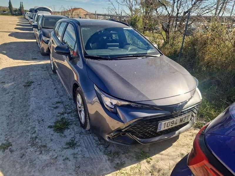 Usado Toyota Corolla Active 140 CV (102 kW) 2025 Gris Familiar