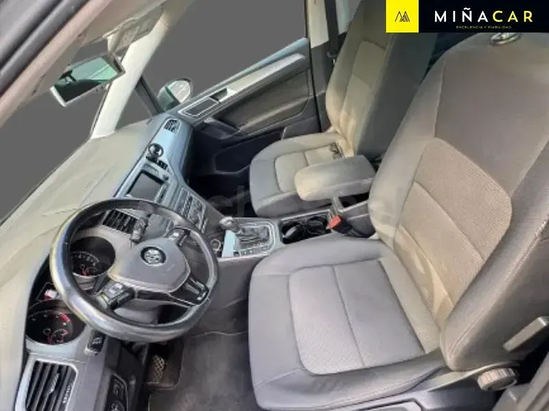 Usado VW Golf Sportsvan Advance 125 CV (91 kW) 2015 Gris / plata Monovolumen