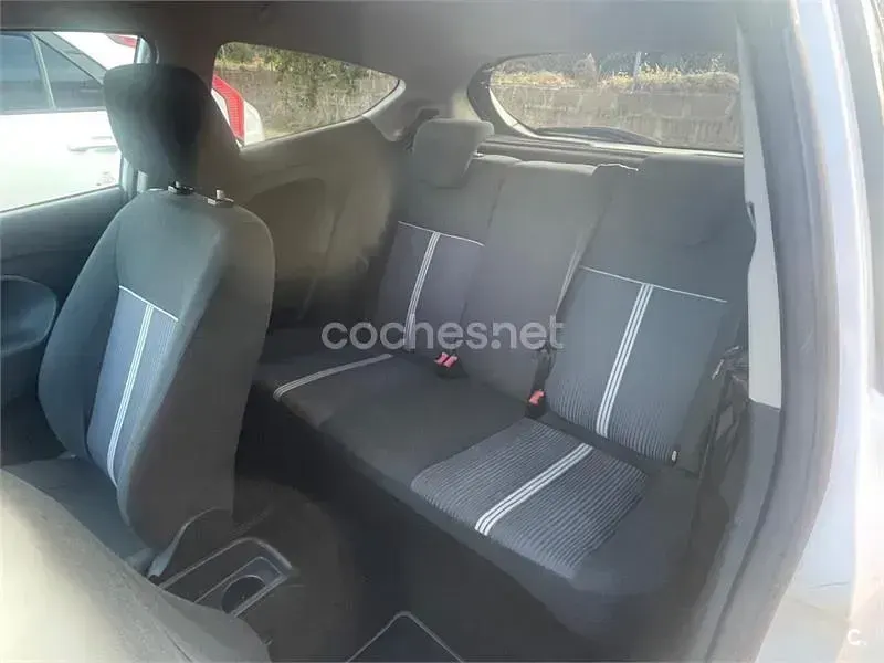 Usado Ford Fiesta 95 CV (69 kW) 2011 Blanco Berlina