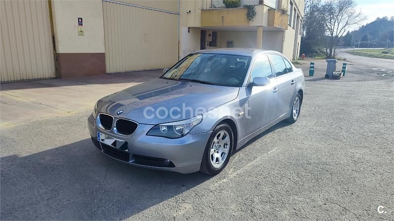 Usado BMW 520 170 CV (125 kW) 2004 Gris / plata Berlina