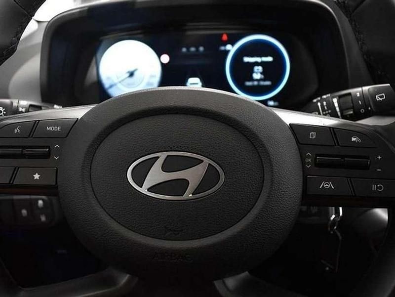 Usado Hyundai i20 101 CV (74 kW) 2024 Gris Utilitario