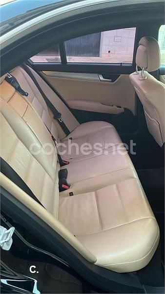 Usado Mercedes C220 Avantgarde 170 CV (125 kW) 2014 Negro Familiar