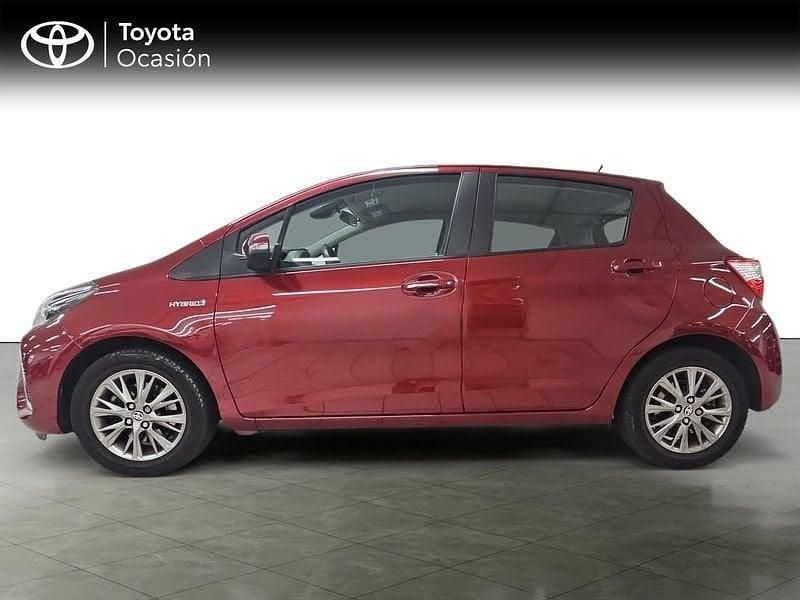 Usado Toyota Yaris Active 100 CV (73 kW) 2018 Rojo