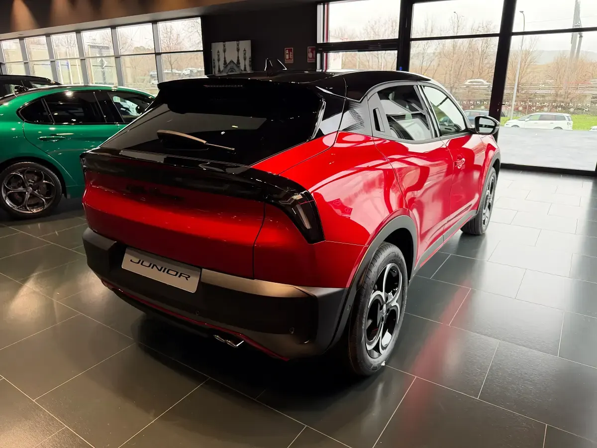 Nuevo Alfa Romeo GT Junior Edizione Speciale 145 CV (106 kW) 2026 Rojo SUV