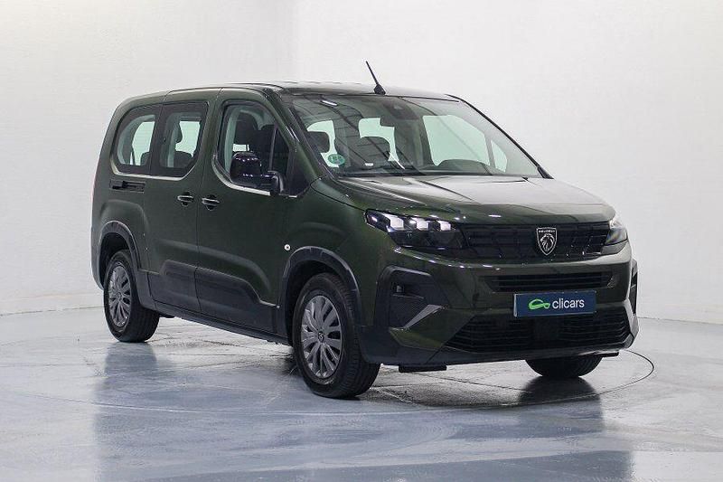 Usado Peugeot Rifter Allure 100 CV (73 kW) 2025 Verde Monovolumen