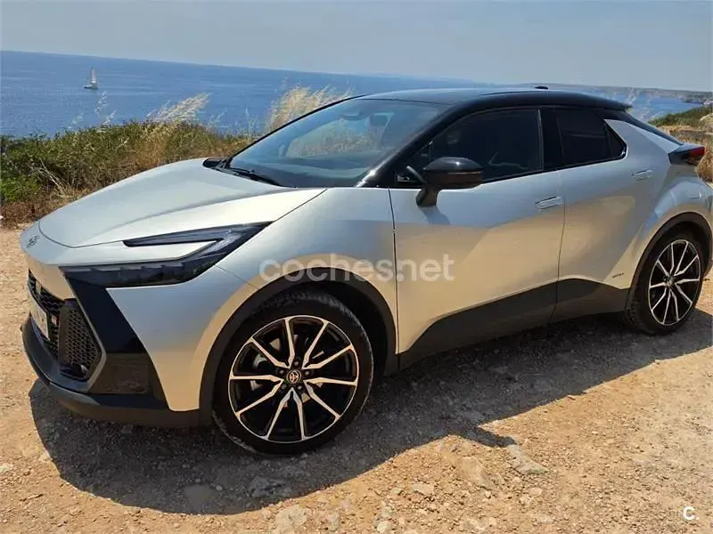 Usado Toyota C-HR Advance 184 CV (135 kW) 2025 Gris / plata SUV