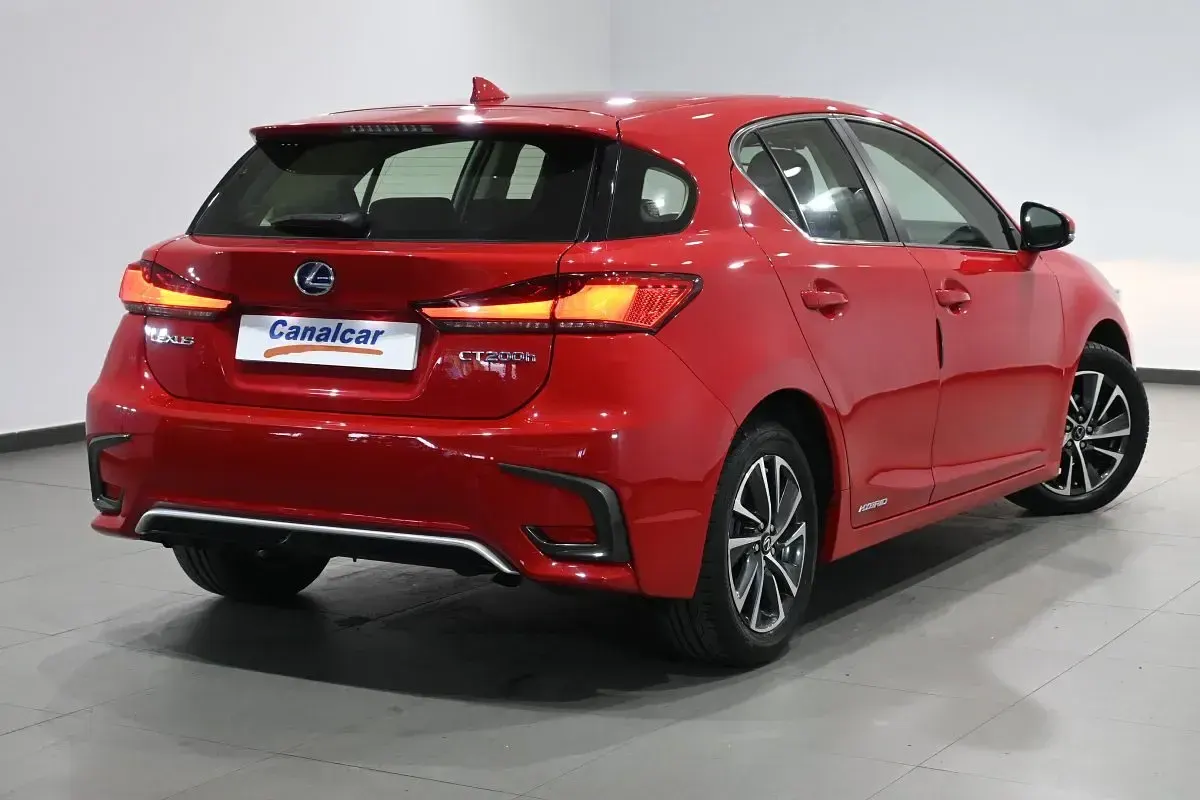 Usado Lexus CT200h Business Edition 136 CV (100 kW) 2019 Rojo