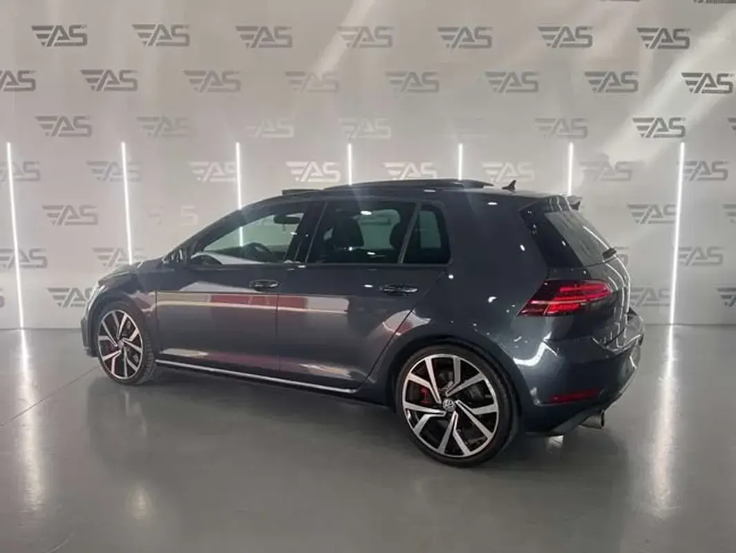 Usado VW Golf VII GTI 245 CV (180 kW) 2019 Gris Utilitario