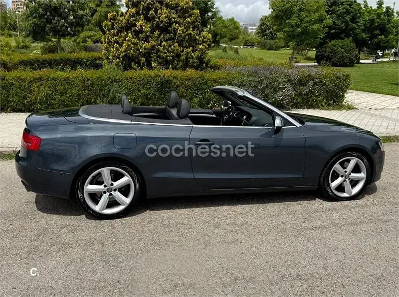Usado Audi A5 Cabriolet S-Line 190 CV (139 kW) 2010 Gris / plata Descapotable