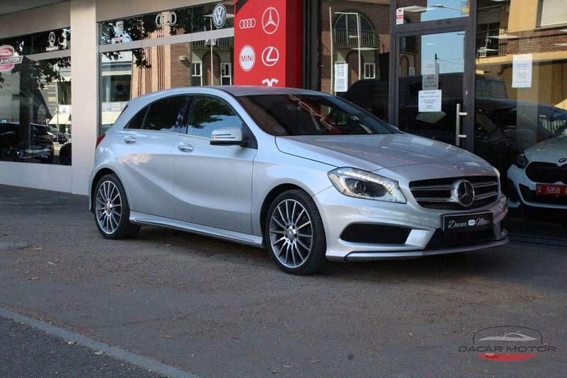Gris / plata Usado 2015 Mercedes A180 AMG line Utilitario | 16.950 € (Precio justo) - Imagen 1/4