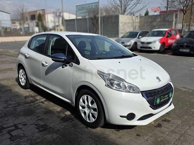 Usado Peugeot 208 68 CV (50 kW) 2015 Blanco Utilitario
