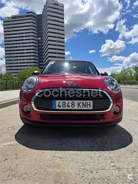 Usado Mini ONE 102 CV (75 kW) 2018 Rojo Utilitario