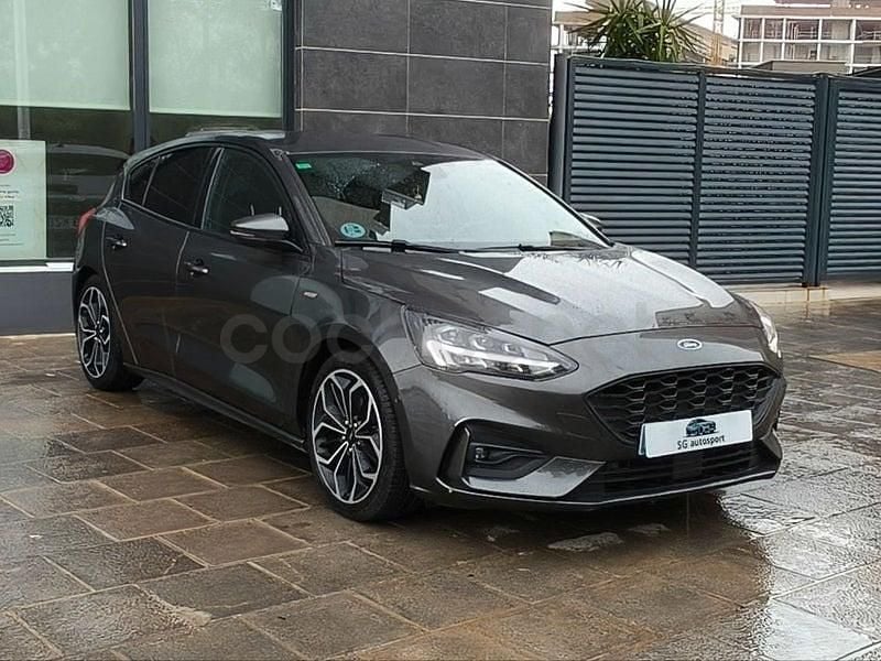 Usado Ford Focus ST-Line 125 CV (91 kW) 2019 Gris / plata Berlina