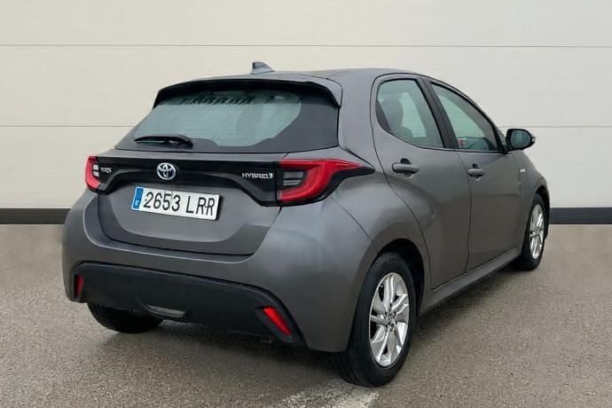 Usado Toyota Yaris Hybrid Active 116 CV (85 kW) 2021