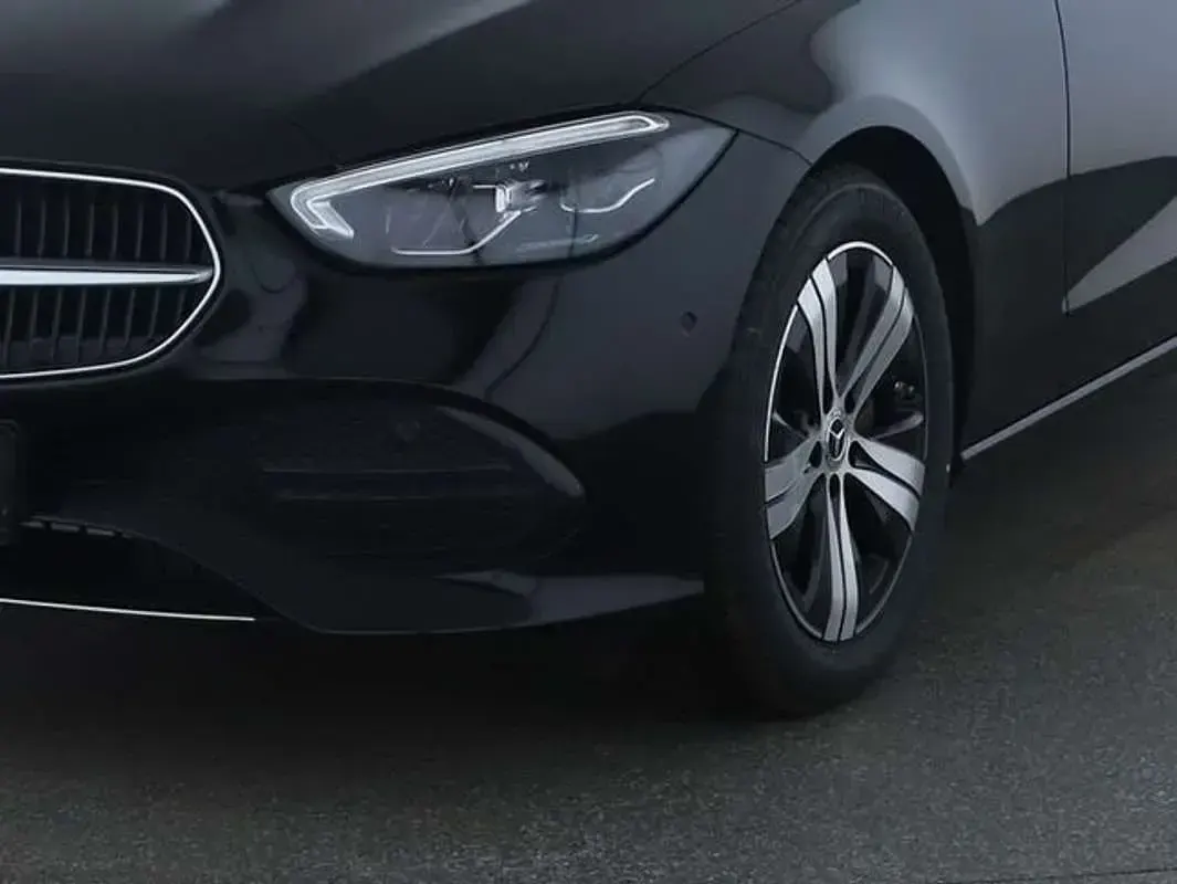 Usado Mercedes C220 200 CV (147 kW) 2023 Negro Berlina