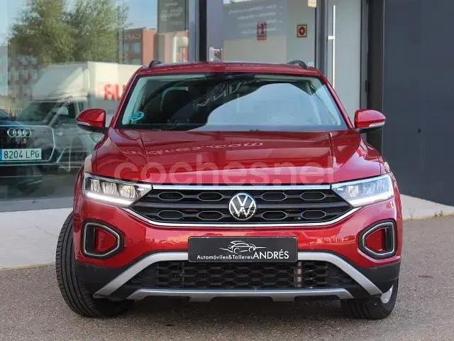 Usado VW T-Roc Life 150 CV (110 kW) 2022 Rojo SUV