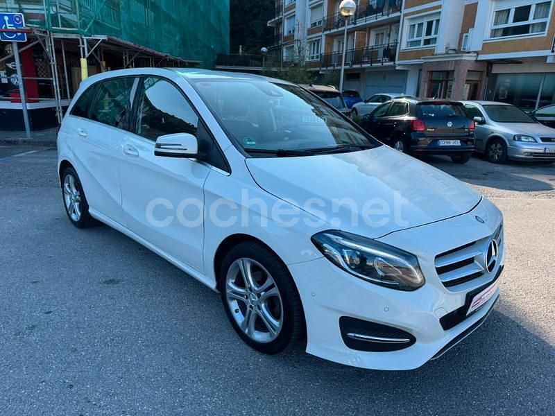 Usado Mercedes B180 109 CV (80 kW) 2016 Blanco Monovolumen