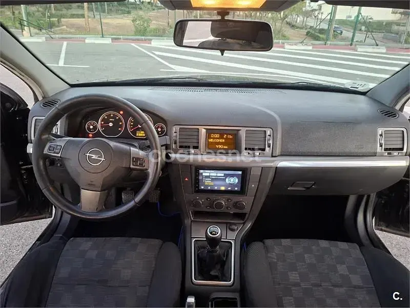 Usado Opel Vectra Sport 120 CV (88 kW) 2005 Negro Berlina