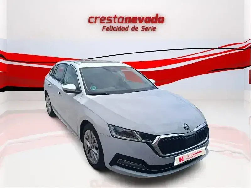 Usado Skoda Octavia Sport 150 CV (110 kW) 2022 Blanco Familiar