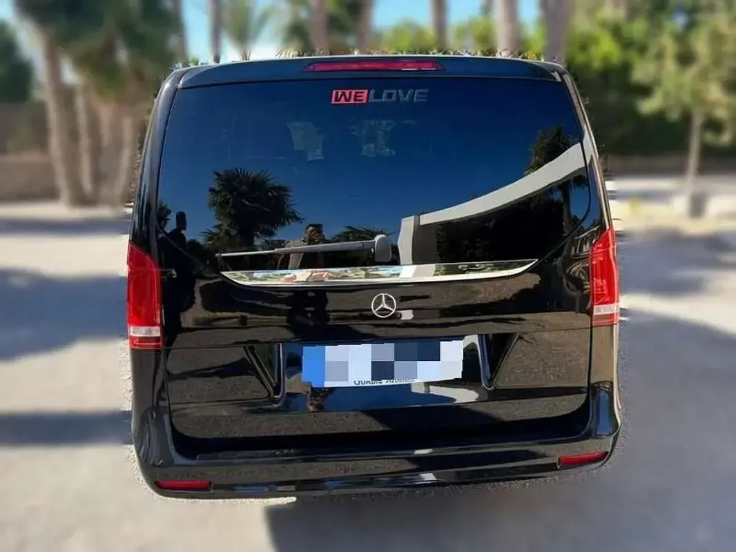 Usado Mercedes V220 Avantgarde 163 CV (119 kW) 2024 Negro Monovolumen
