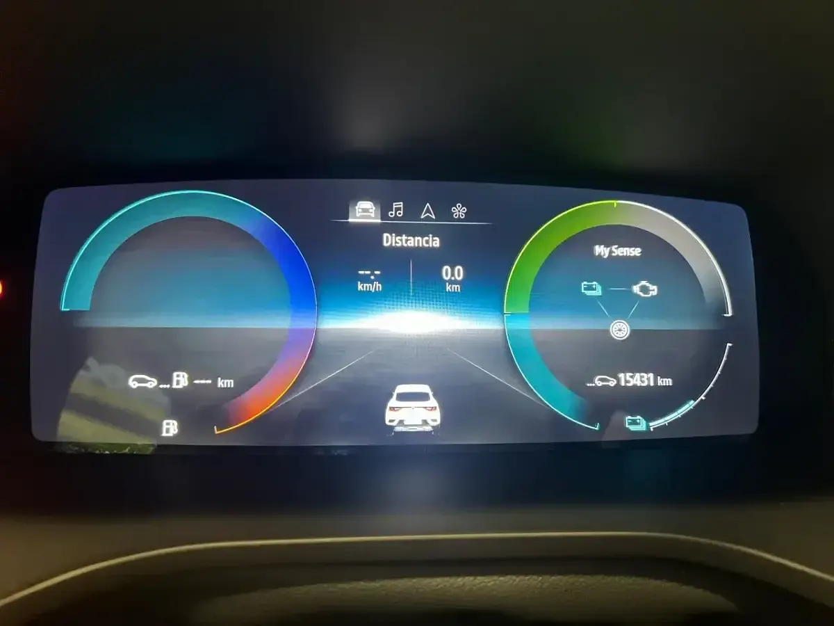 Usado Renault Arkana Techno 145 CV (106 kW) 2023 Rojo SUV