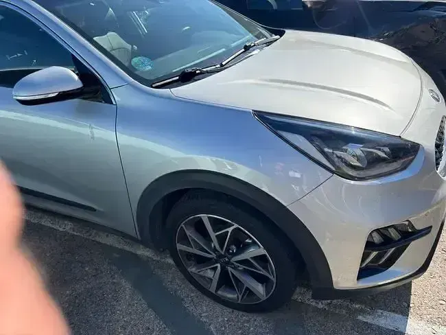 Usado Kia Niro 141 HP (103 kW) 2021 Cinzento SUV