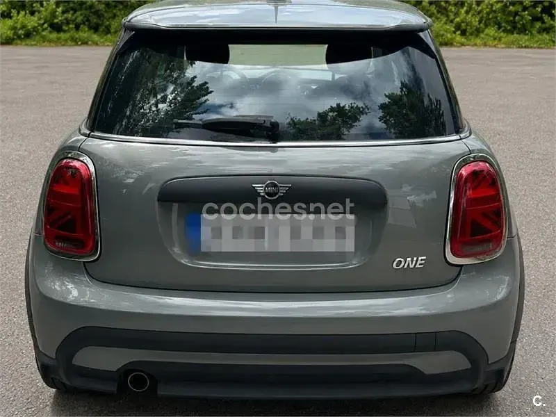 Usado Mini ONE 102 CV (75 kW) 2021 Gris / plata Utilitario