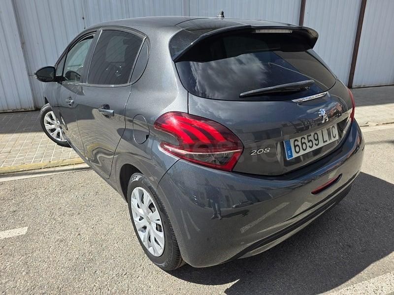 Usado Peugeot 208 Active 99 CV (72 kW) 2018 Gris / plata Utilitario