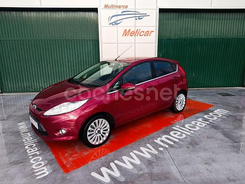 Violeta / lila Usado 2010 Ford Fiesta Titanium Berlina | 6500 € (Precio justo) - Imagen 1/4