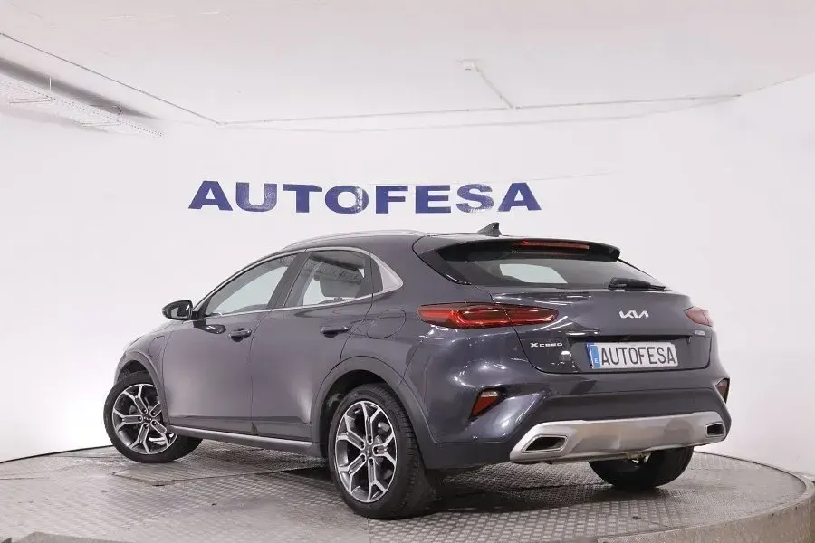 Usado Kia XCeed 141 CV (103 kW) 2022 Plata SUV