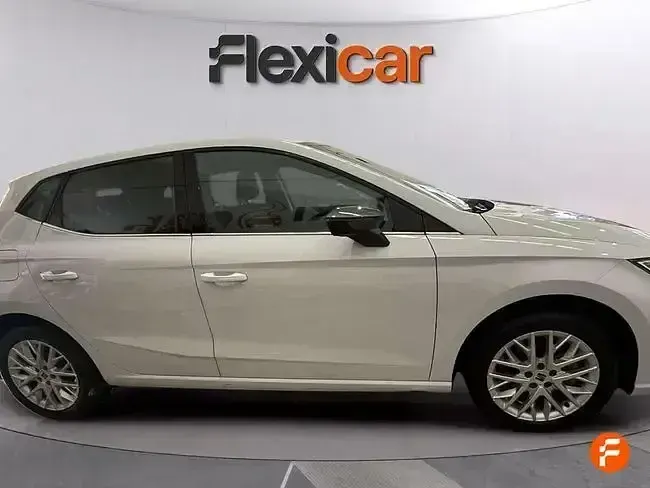 Usado Seat Ibiza 115 CV (84 kW) 2024 Blanco Utilitario