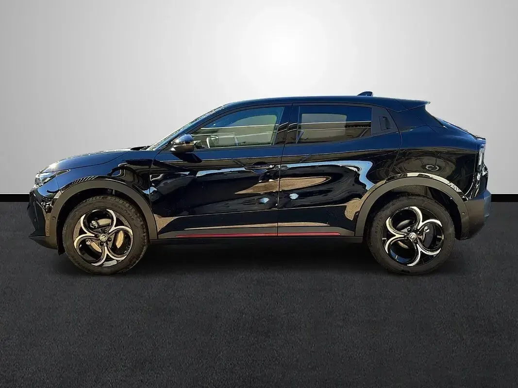 Usado Alfa Romeo Junior Edizione Speciale 114 kW (156 CV) 2024 Rojo SUV