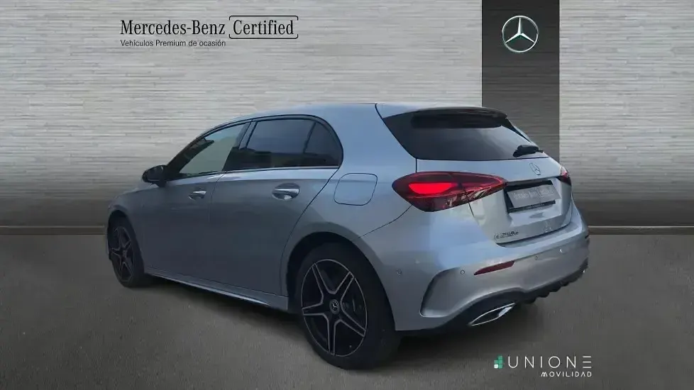 Käytetty Mercedes A250 218 HP (160 kW) 2024 Harmaa Sedan