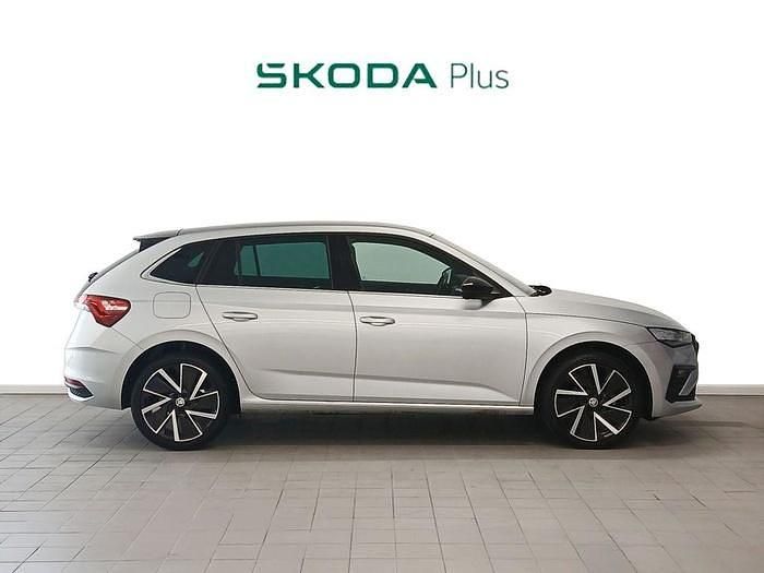 Usado Skoda Scala 150 CV (110 kW) 2024 Gris plata Utilitario
