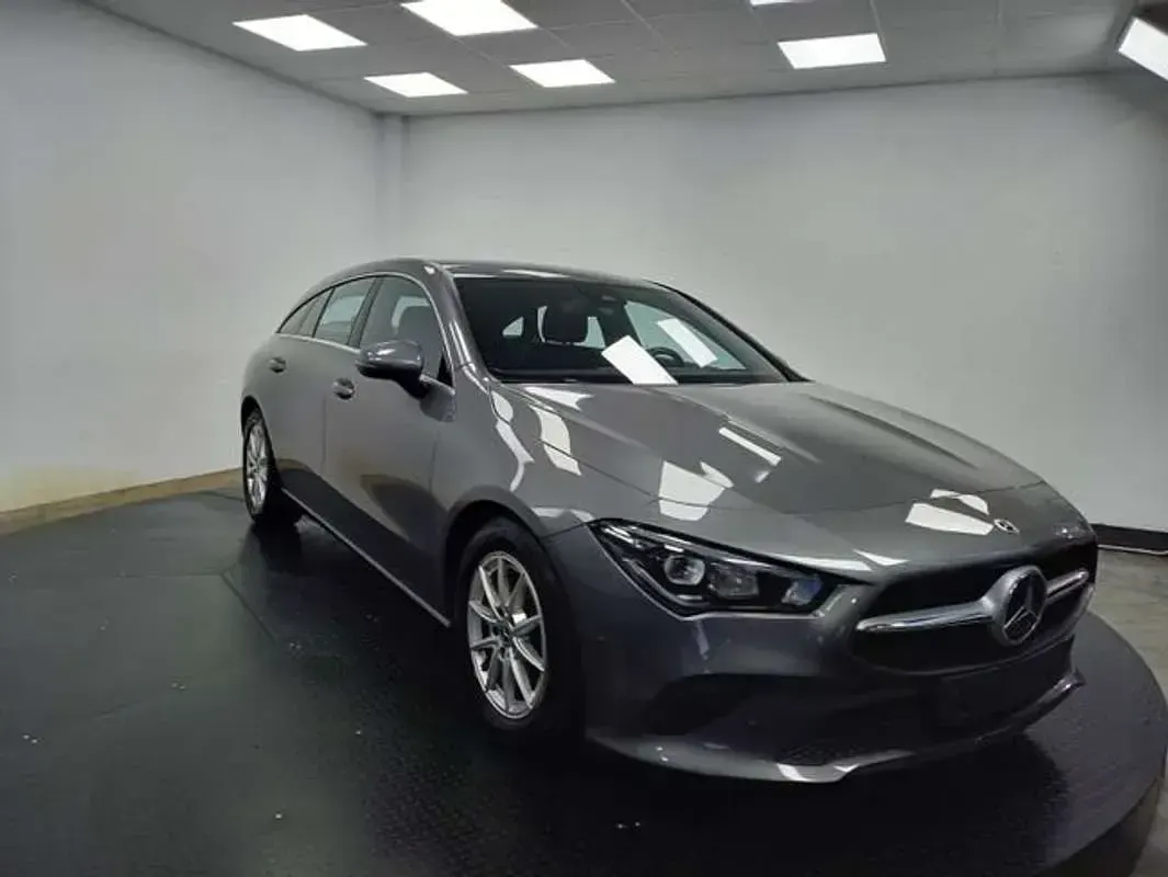Usado Mercedes CLA200 Business 150 CV (110 kW) 2021 Gris Coupe