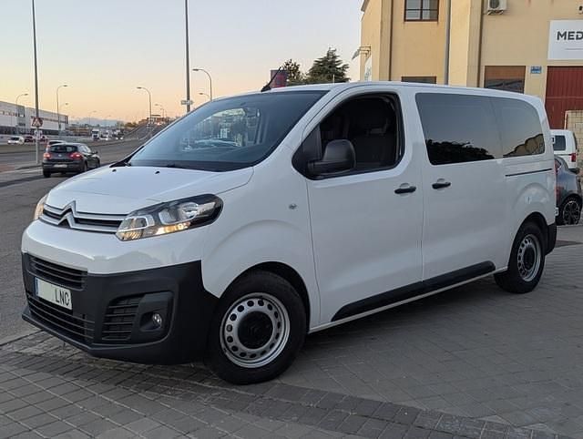 Usado Citroën Jumpy Comfort 145 CV (106 kW) 2021 Blanco Monovolumen