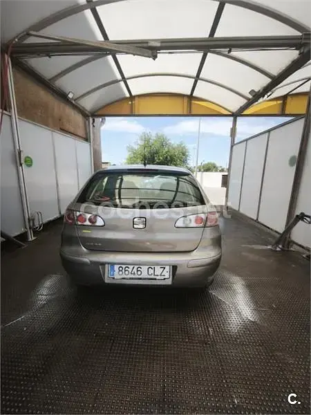 Usado Seat Ibiza Stella 75 CV (55 kW) 2003 Gris / plata Utilitario