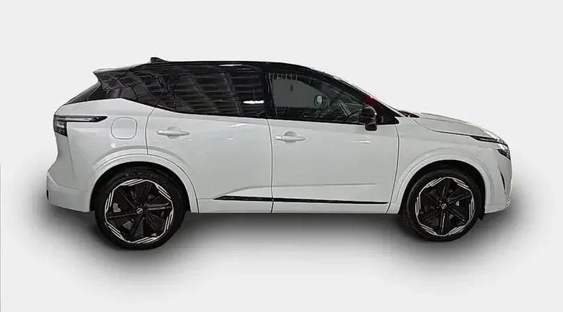 Usado Nissan Qashqai 140 CV (102 kW) 2025 Lunar white con techo midnight SUV
