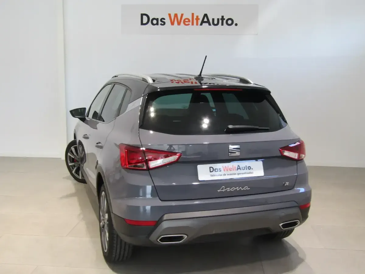 Usado Seat Arona FR 115 CV (84 kW) 2025 Gris SUV