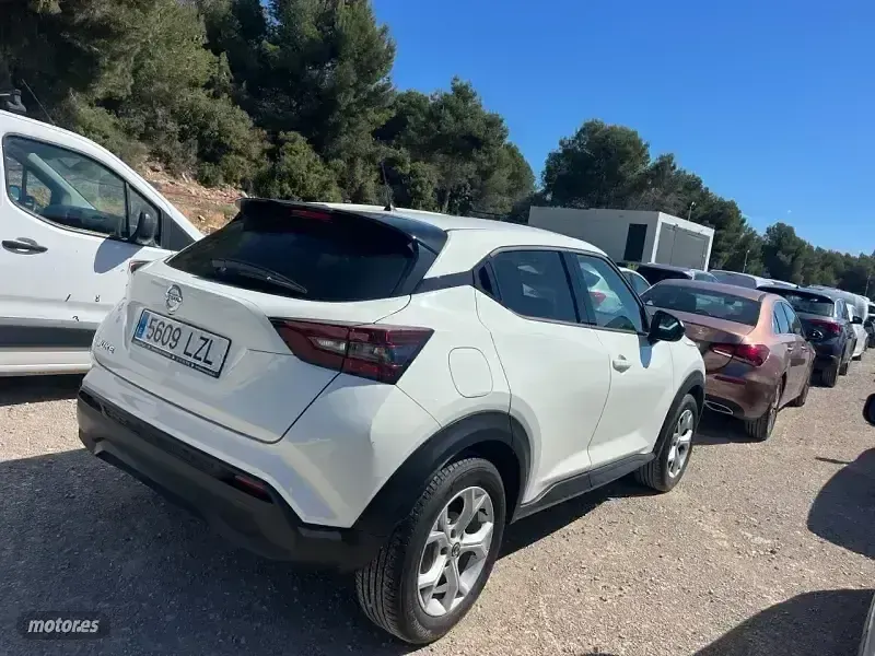 Usado Nissan Juke Acenta 114 CV (83 kW) 2022 Blanco SUV