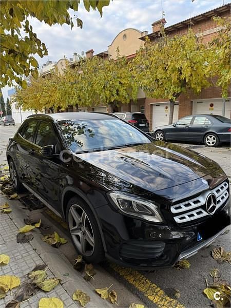 Usado Mercedes GLA200 136 CV (100 kW) 2017 Negro SUV