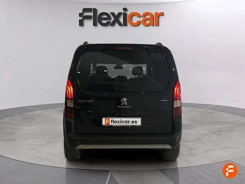 Usado Peugeot Rifter GT-line 131 CV (96 kW) 2019 Negro Monovolumen
