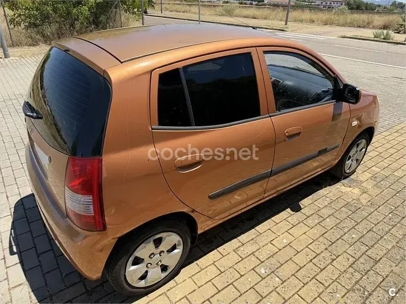 Usado Kia Picanto LX 65 CV (47 kW) 2006 Naranja Utilitario