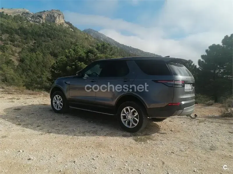 Usado Land Rover Discovery 5 First Edition 258 CV (189 kW) 2018 Gris / plata SUV