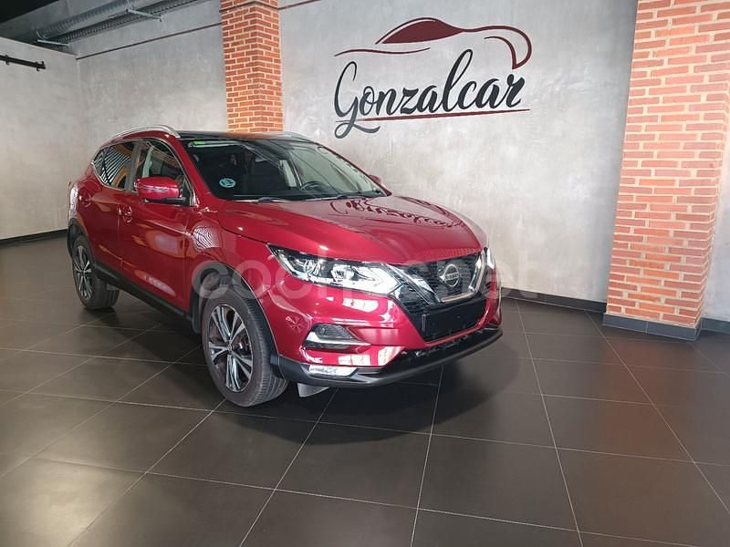 Usado Nissan Qashqai N-Connecta 130 CV (95 kW) 2018 Granate SUV