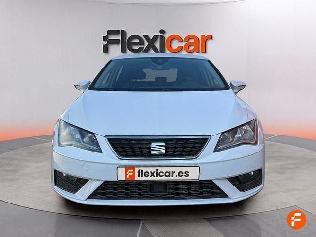 Usado Seat Leon Style 130 CV (95 kW) 2019 Blanco