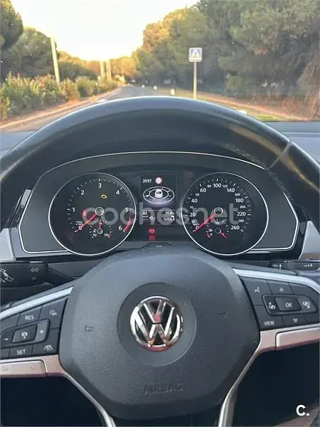 Usado VW Passat Executive 150 CV (110 kW) 2020 Gris / plata Berlina